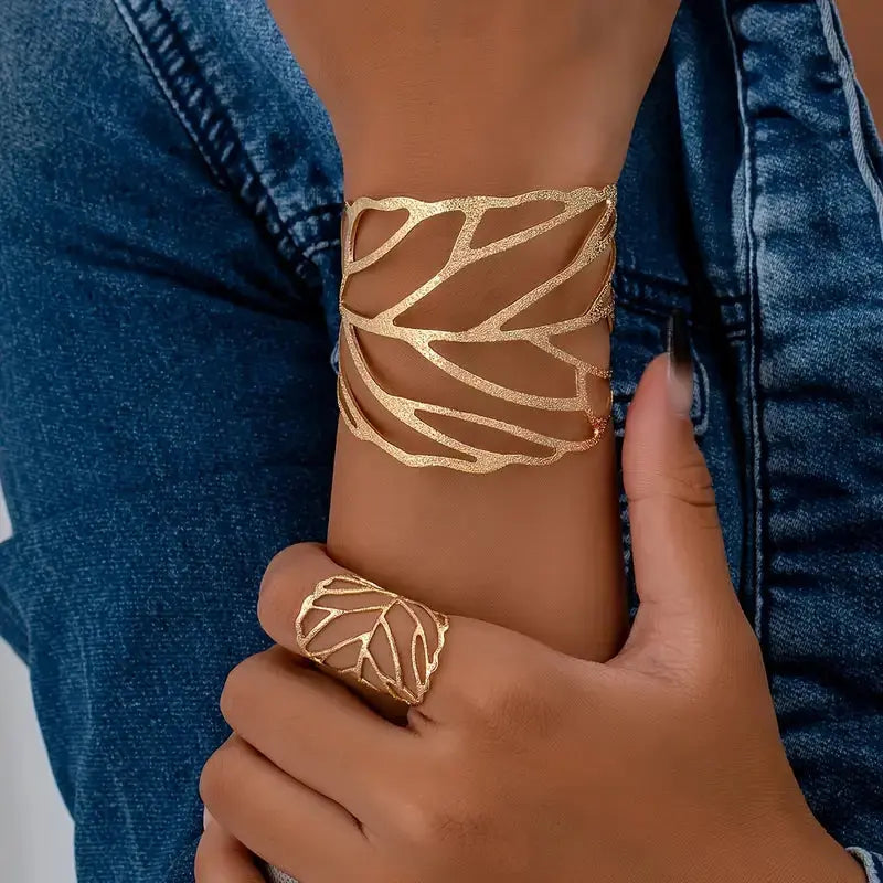 Brazalete vintage tipo esclava con diseño de hoja