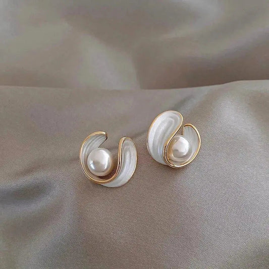 Oferta 1+1: Pendientes lujosos con ópalo blanco y perla en oro