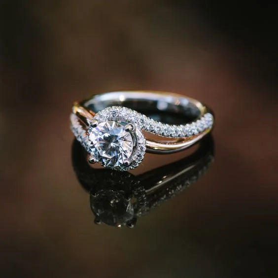 Vintage prsten se zirkony a zlatem