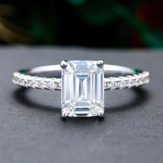 Anillo vintage de circonia y cristal blanco sobre plata