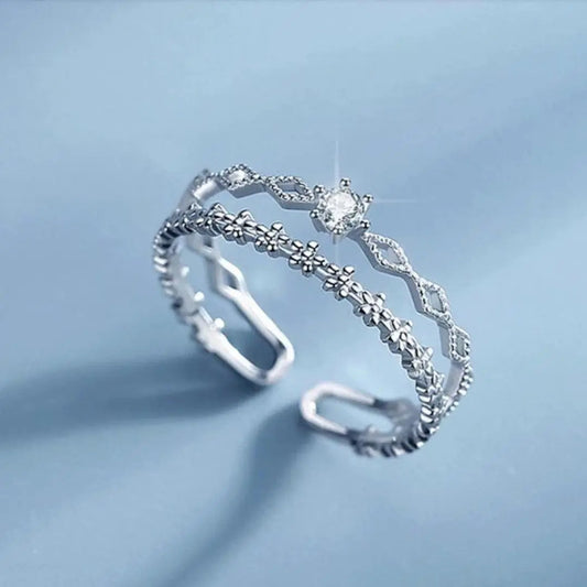 Anillo ajustable elegante de circonita en plata