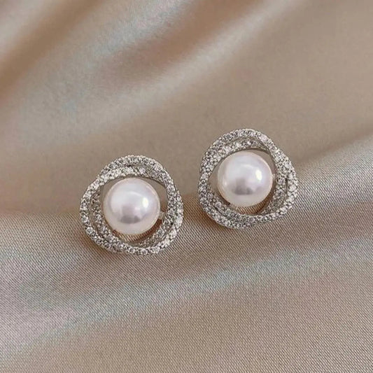 Oferta 1+1: Pendientes de espiral brillante con perlas elegantes