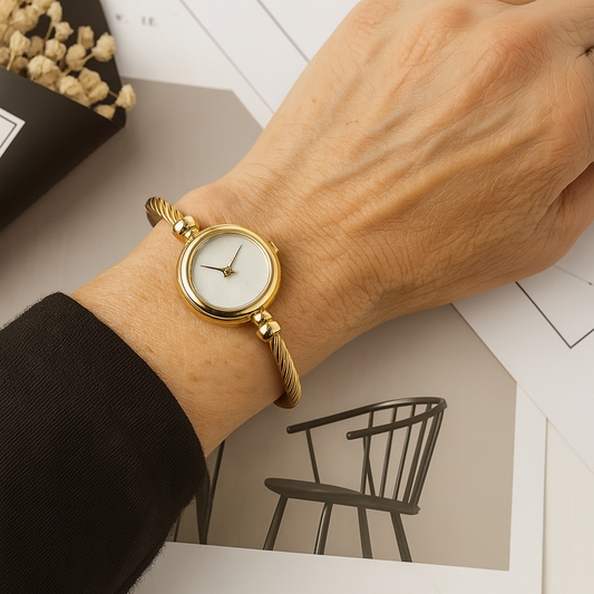Luxusní náramkové hodinky z nerezové oceli ve zlatém tónu