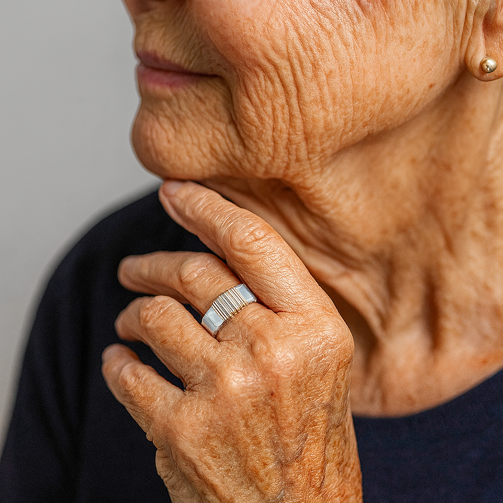 Anillo Vintage de Hilos Dorados en Plata