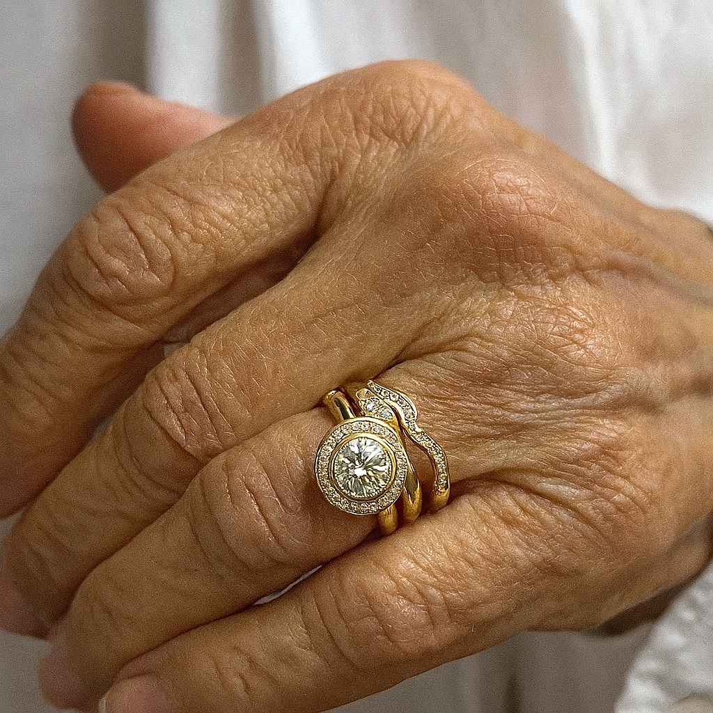 Pack de anillos vintage dorados y circonitas