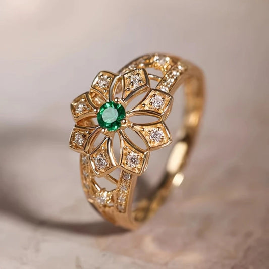 Oferta 1+1: Anillo hueco dorado con flor y piedra verde
