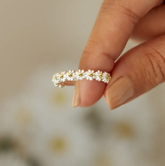 Anillo margarita pequeño en plata