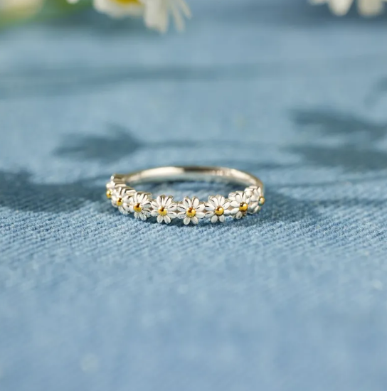 Anillo margarita pequeño en plata
