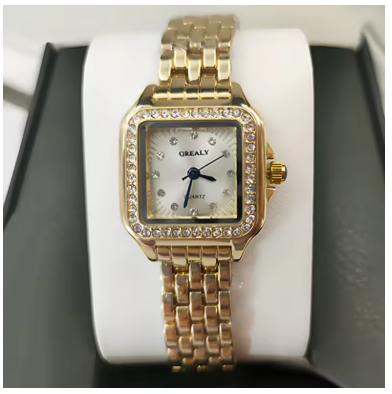 Reloj cuadrado chic con detalles de diamantes centelleantes