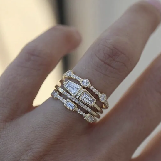 Čtvercový zirkonový prsten se čtyřmi diamanty