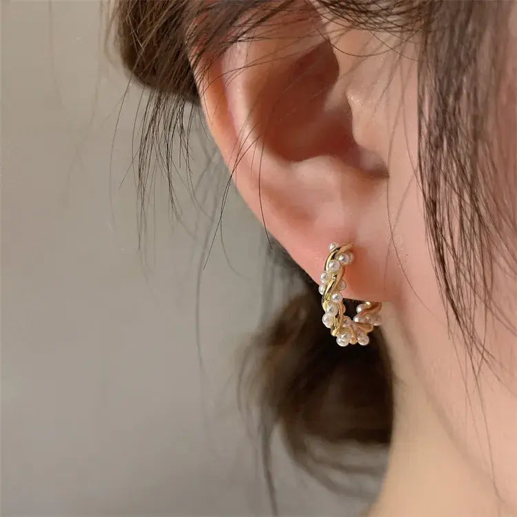 1+1 Offer: Elegant round pearl earrings with inlays