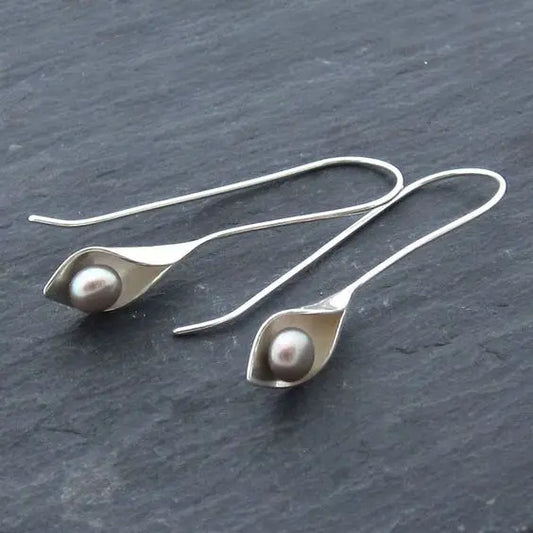 Pendientes Geométricos de Plata con Perla Colgante