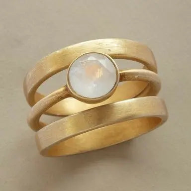 Anillo Vintage de Oro e Incrustación de Piedra Luna