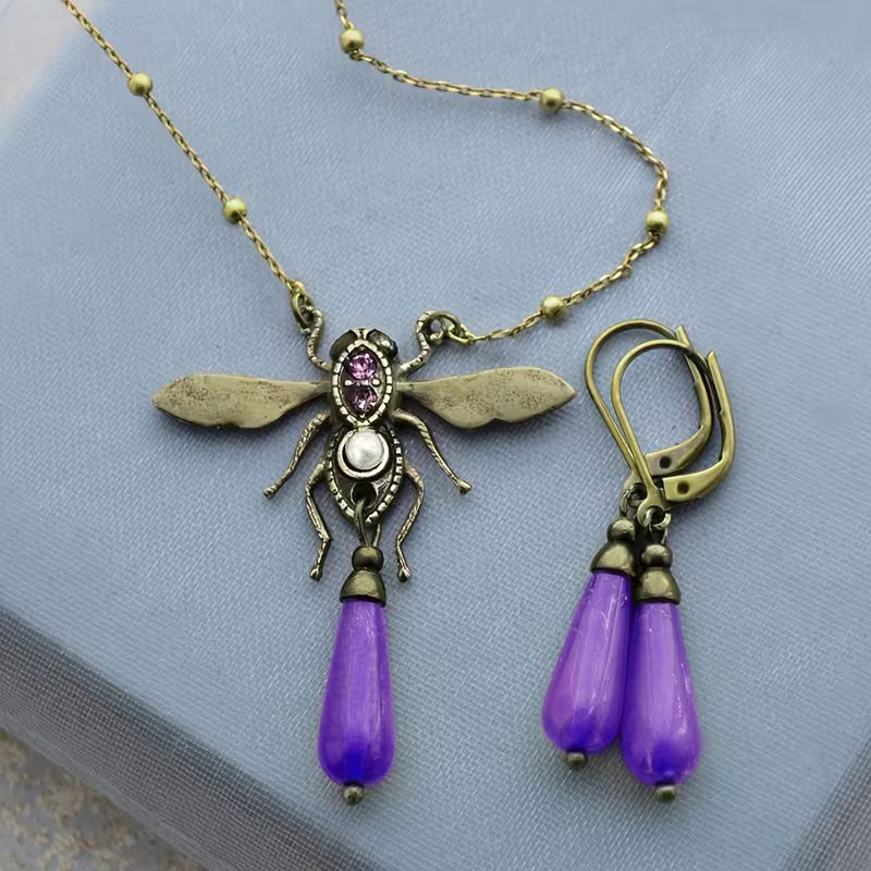 Verdant Meadow Bee Elegance Jewelry Set