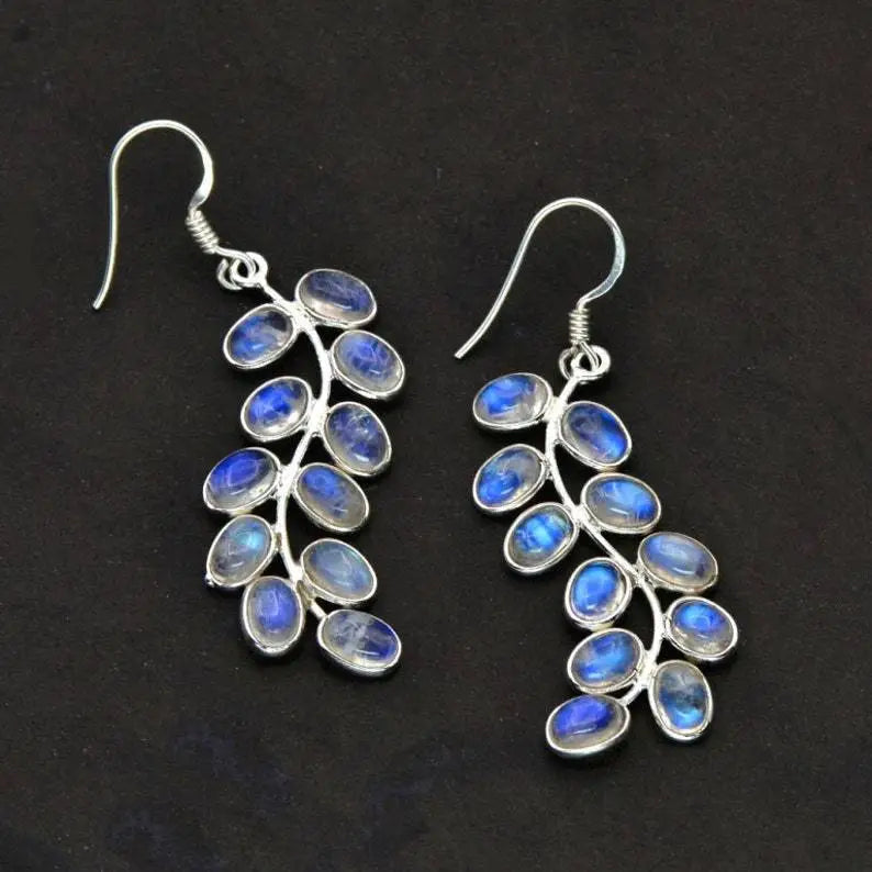 Pendientes de hoja con piedra lunar brillante