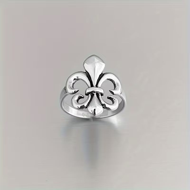 Regal Fleur Elegance Ring