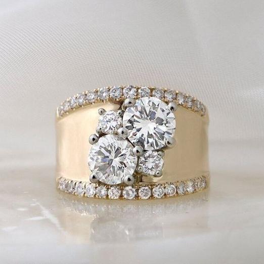 Vintage Gold Ring with Bright Zirconia