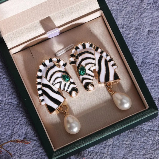 Pendientes Vintage Zebra con Perla