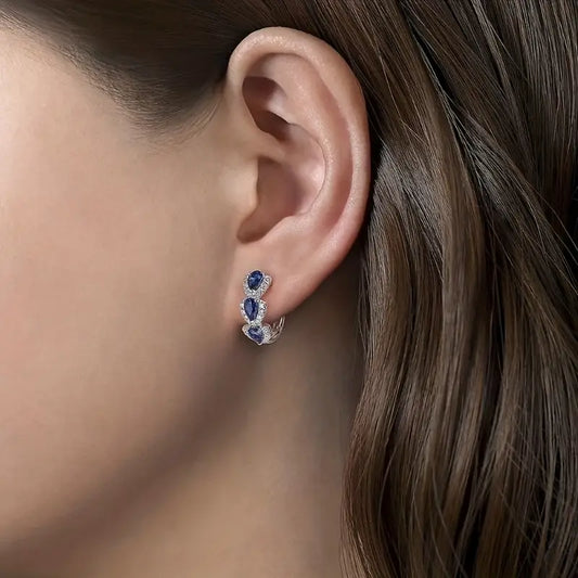 Pendientes de aro cristalinos y brillantes