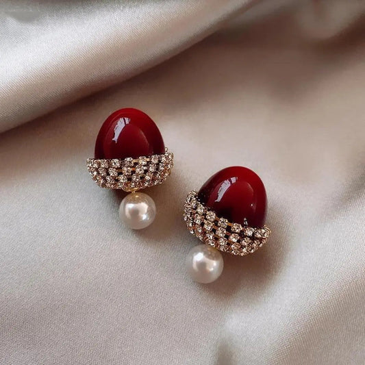Pendientes avellana roja con perlas