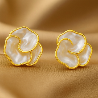 Cynthia | Zlaté náušnice s perlami