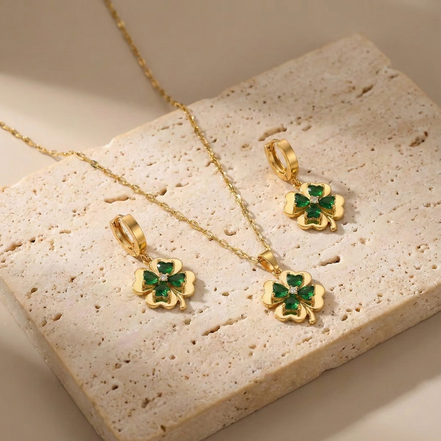 Emerald Clover Elegance Jewelry Set