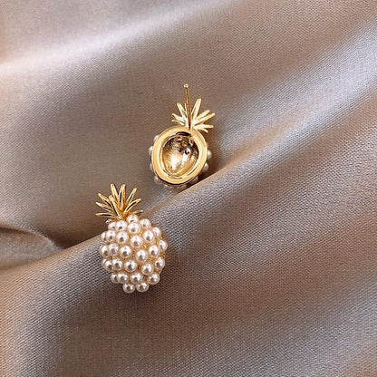 Gold cluster pearl stud earrings