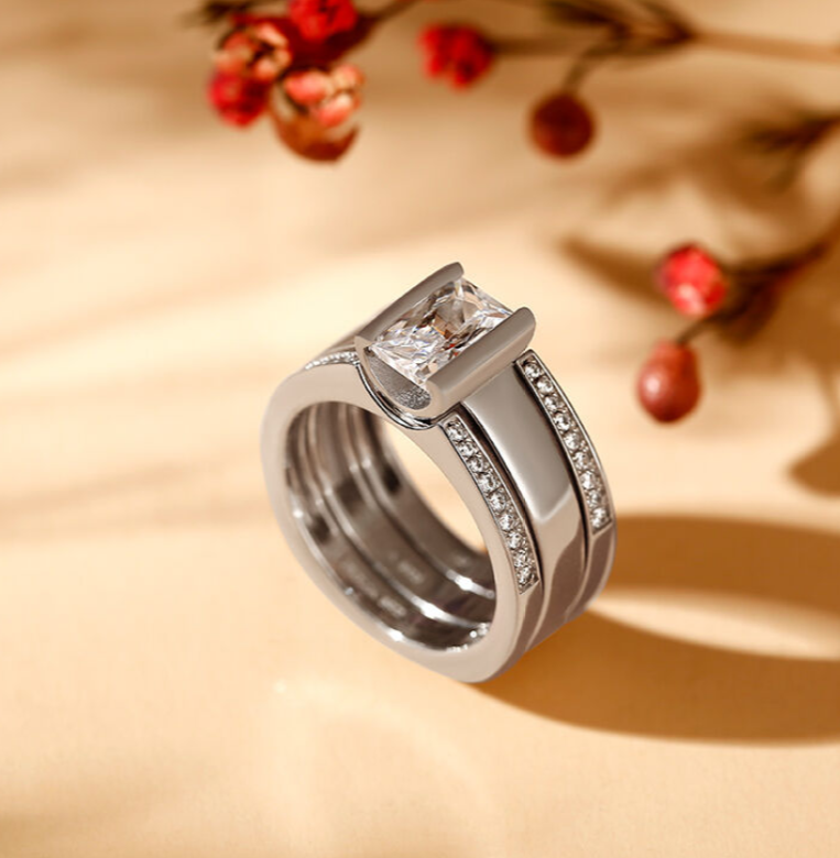 Anillo Europeo y Americano de Tres Piezas con Diamantes