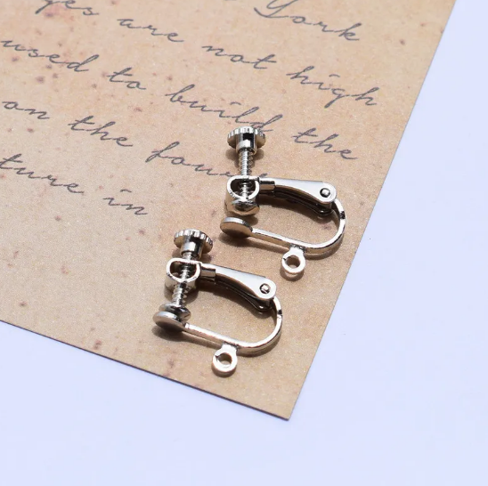 Ganchos para pendientes chapados en cobre DIY