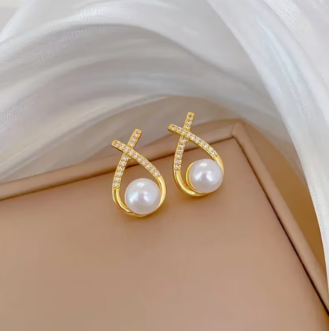 Radiant Embrace Classic Pearl Set