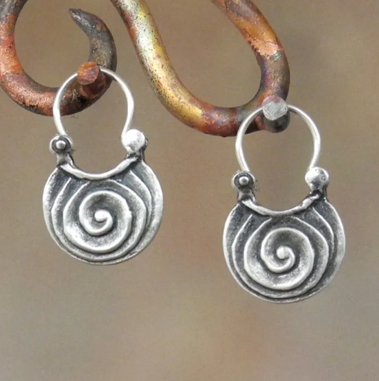Pendientes metálicos geométricos estilo gitano