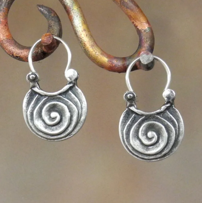 Pendientes metálicos geométricos estilo gitano