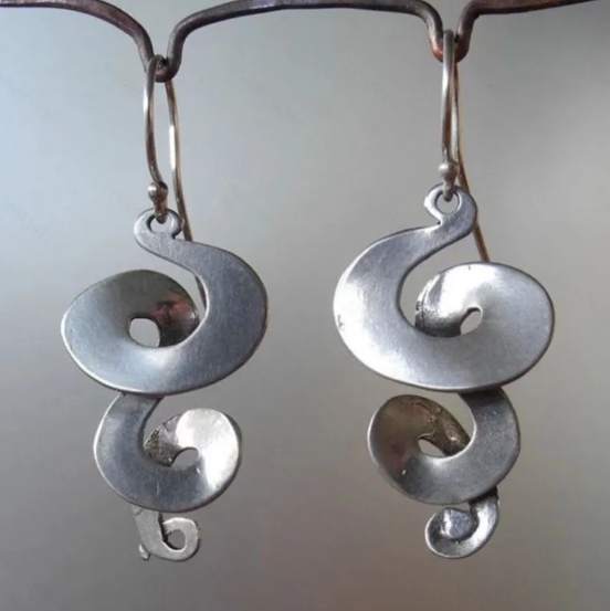 Pendientes metálicos geométricos estilo gitano