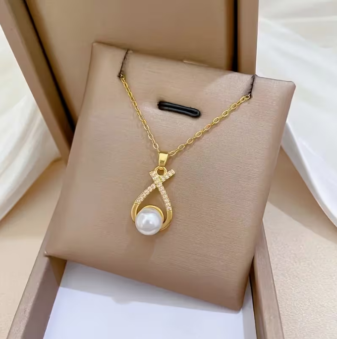 Radiant Embrace Classic Pearl Set