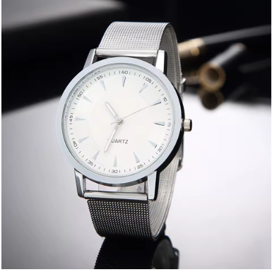 Reloj de cuarzo lujoso con caja sobredimensionada de acero inoxidable