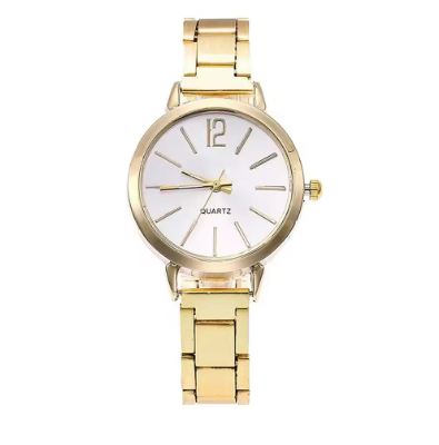 Reloj minimalista elegante en tono dorado y acero inoxidable