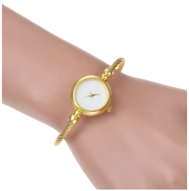 Luxurious Gold Tone Stainless Steel Bracelet Timepiece