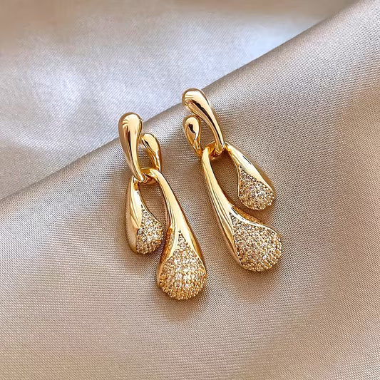 Golden Waterdrop Elegance Earrings