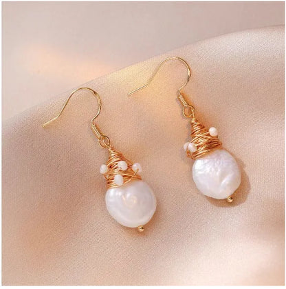Pendientes retro de perla de agua dulce con forma especial