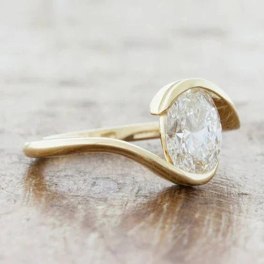 Anillo Vintage de Vidrio Blanco y Oro