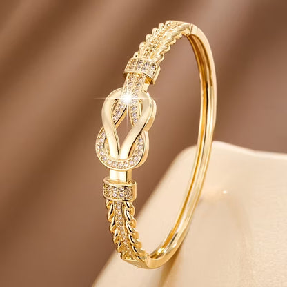 Elegant Minimalist Interlocking Ring Bracelet