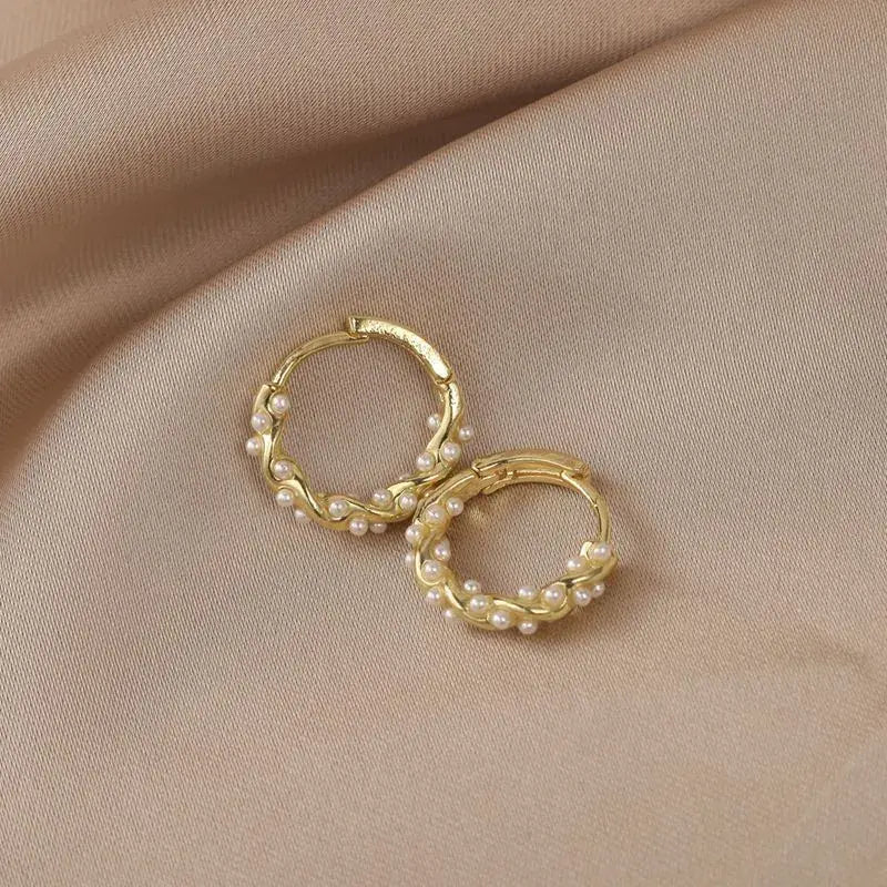 1+1 Offer: Elegant round pearl earrings with inlays