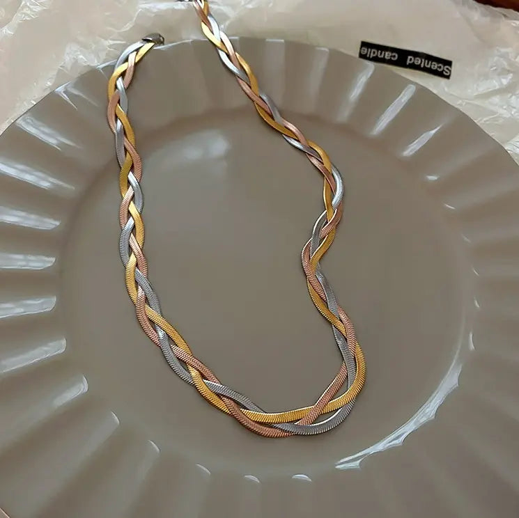 1+1 Akce: Elegantní náhrdelník ze zlata a stříbra