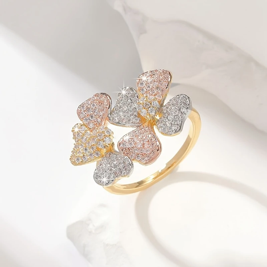 Heller gold ring with natural elements