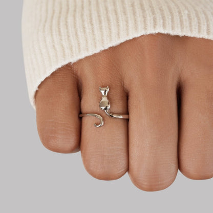 Silver cat motif ring